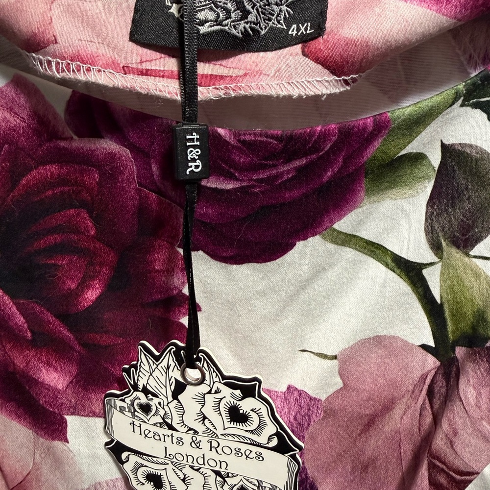Hearts and Roses Floral Sleeveless Dress - Picture 4 of 5